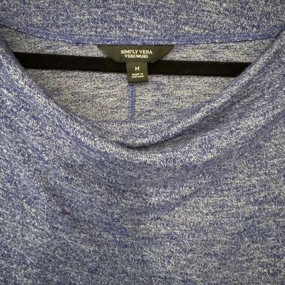 Vera Wang Blue Long Sleeve Top - Picture 2 of 3